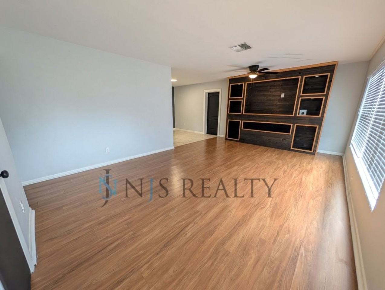 1342 Belleair Rd - Photo 5 of 29