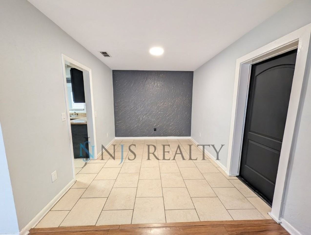 1342 Belleair Rd - Photo 6 of 29