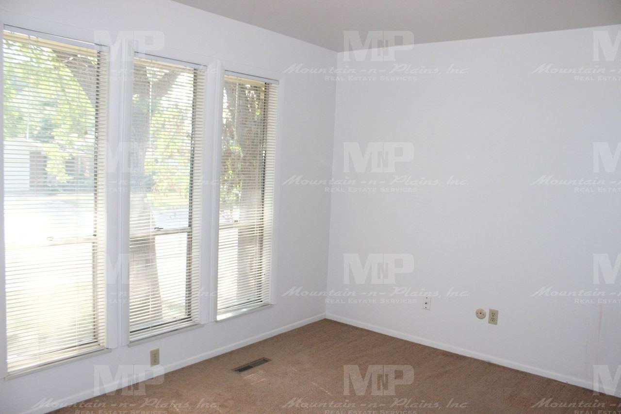 1205 Fuqua Dr - Photo 6 of 18