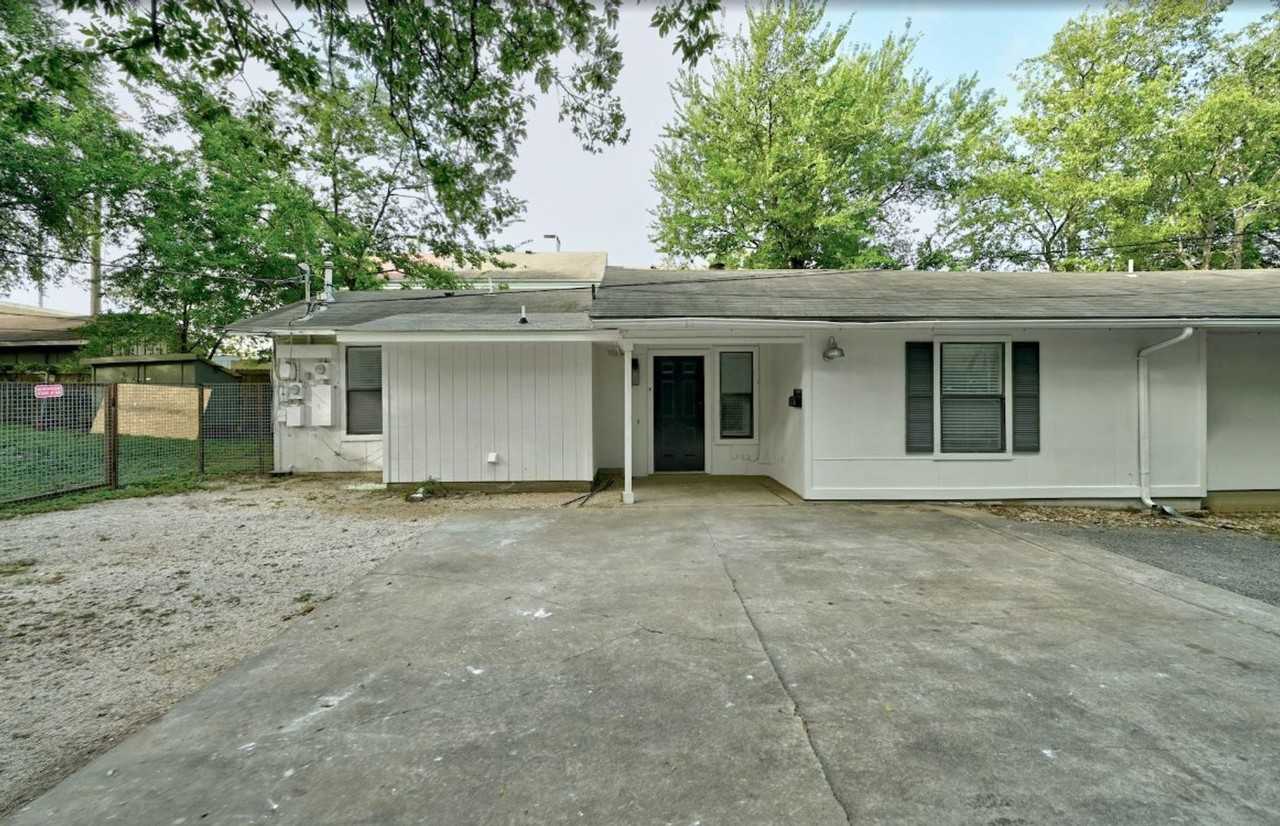 2407B Winsted Ln - Photo 2 of 19