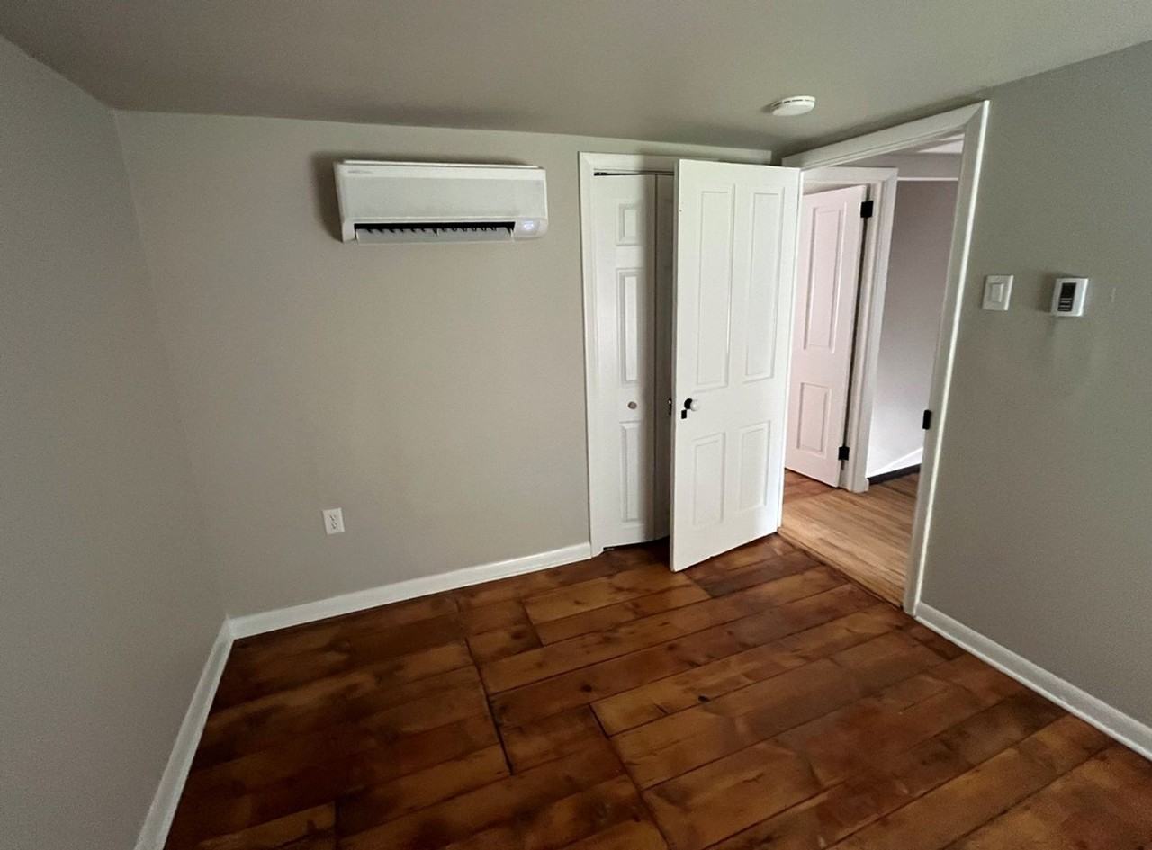 72 Howard Ave - Photo 4 of 11