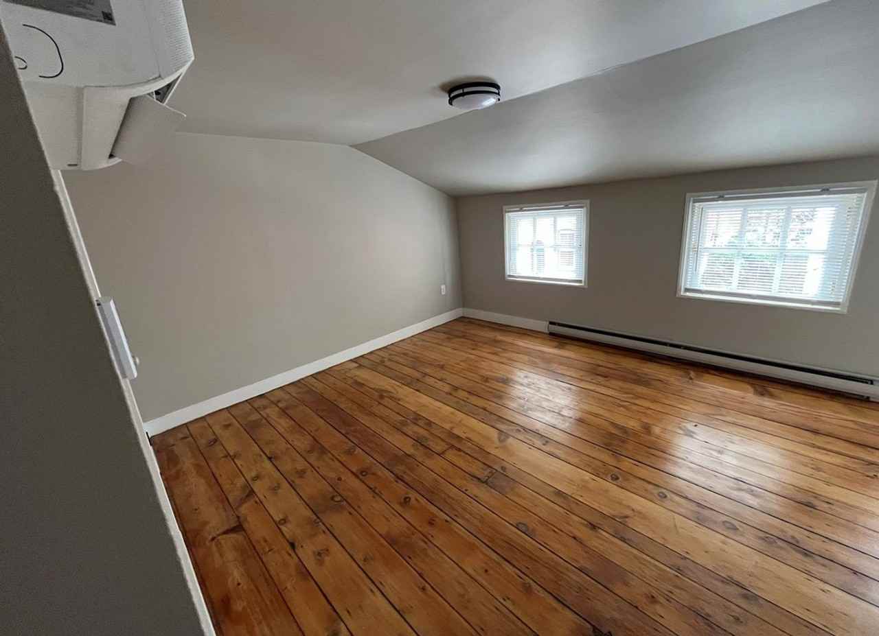 72 Howard Ave - Photo 7 of 11
