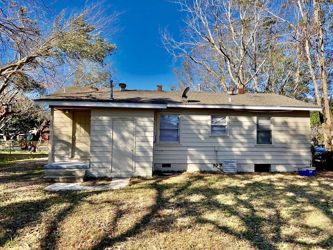 330 Belvedere Dr - Photo 4 of 13