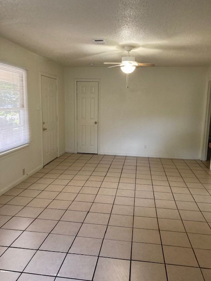 330 Belvedere Dr - Photo 5 of 13