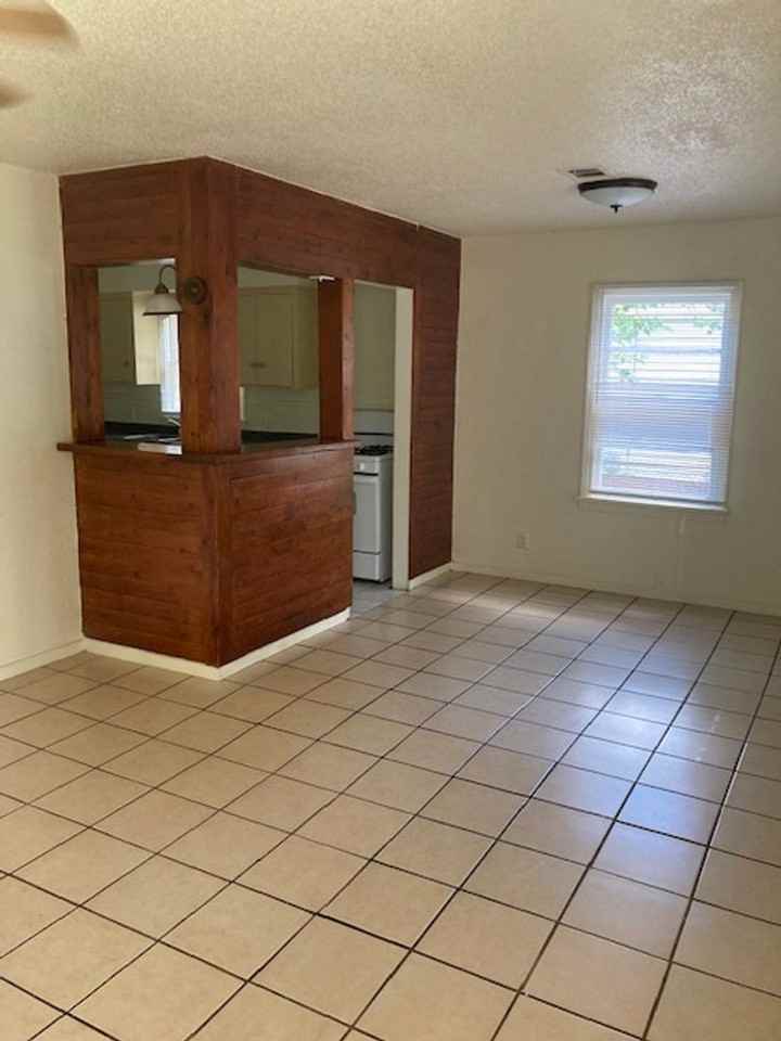 330 Belvedere Dr - Photo 7 of 13