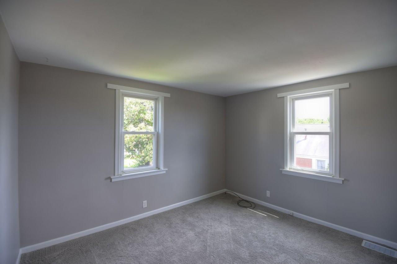 742 Lemington St - Photo 4 of 27