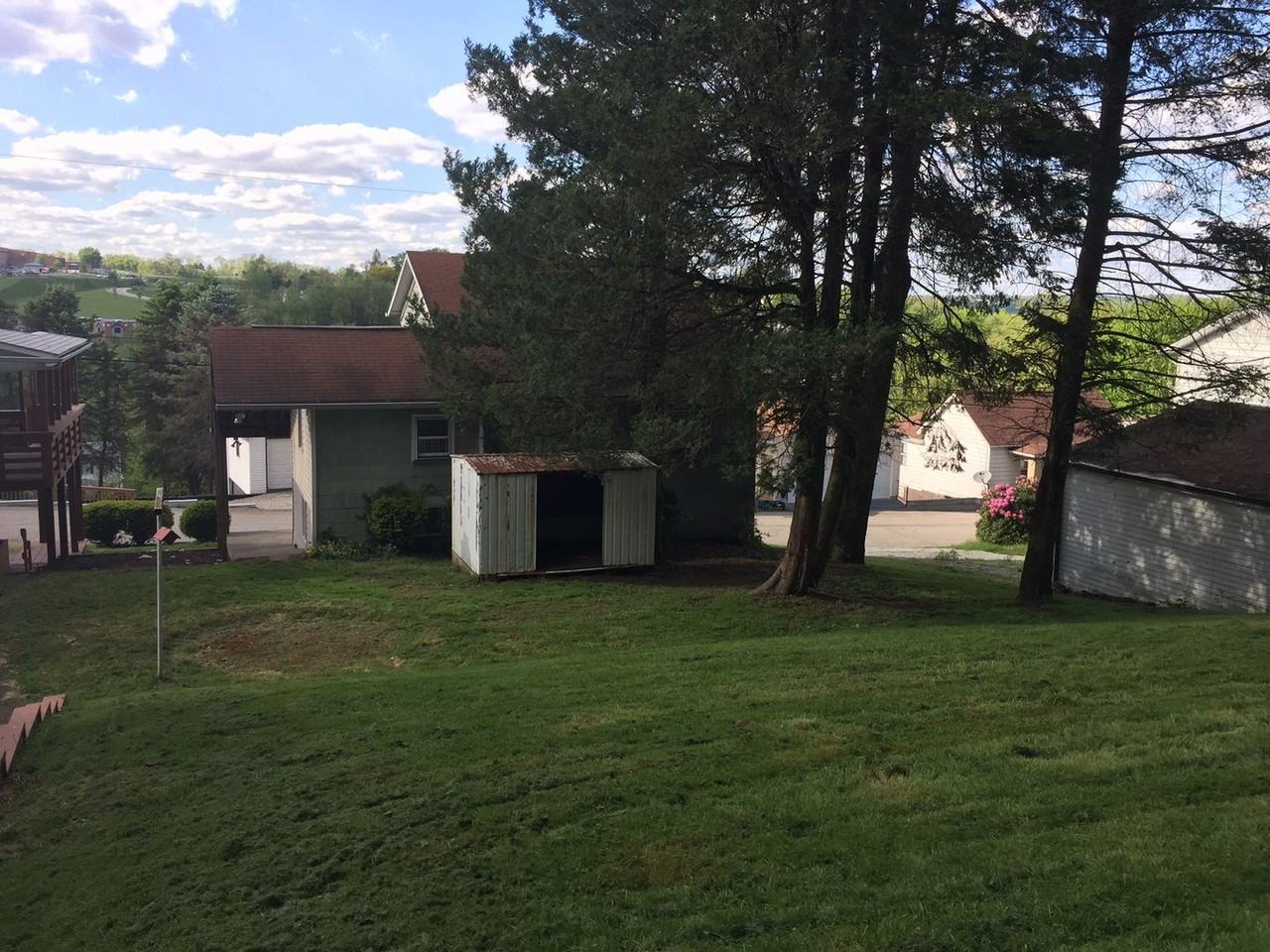 10404 Lilac St - Photo 3 of 4