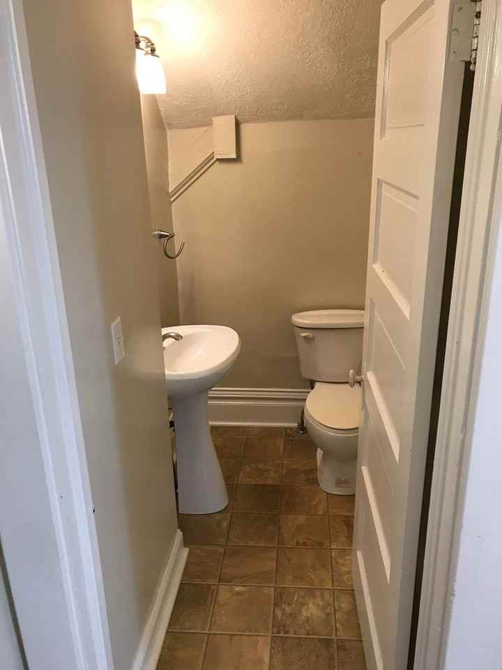 208 E Walnut St - Photo 6 of 20