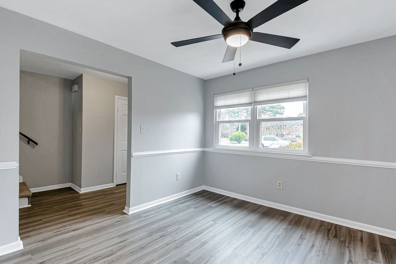 945 Indian Cir - Photo 5 of 27