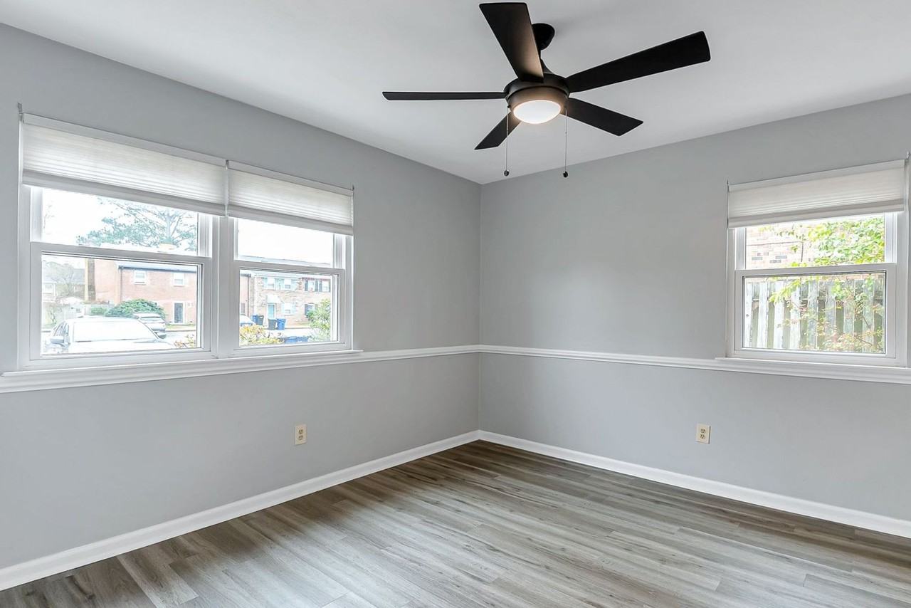 945 Indian Cir - Photo 6 of 27