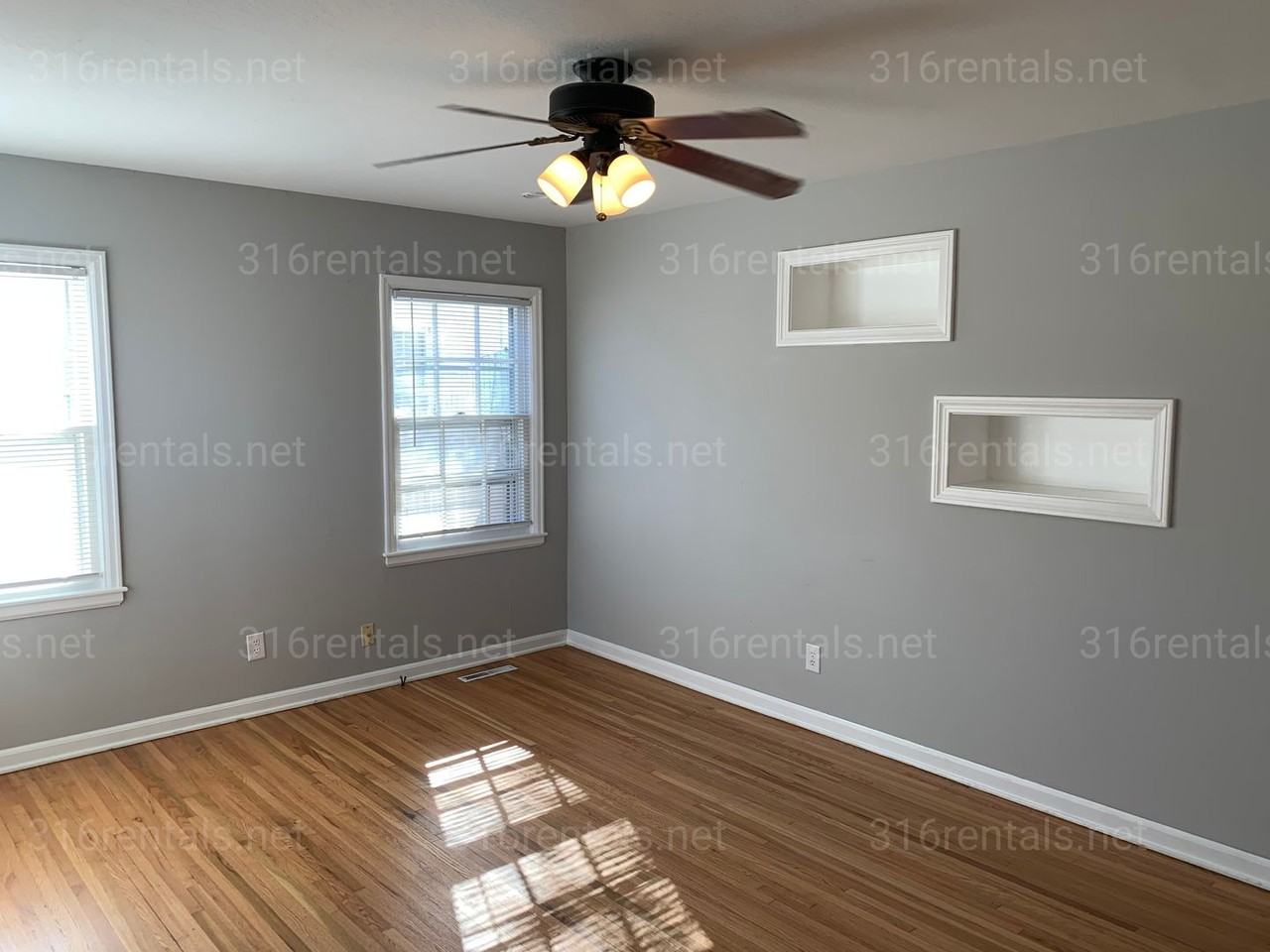 1059 N Terrace Dr - Photo 2 of 6