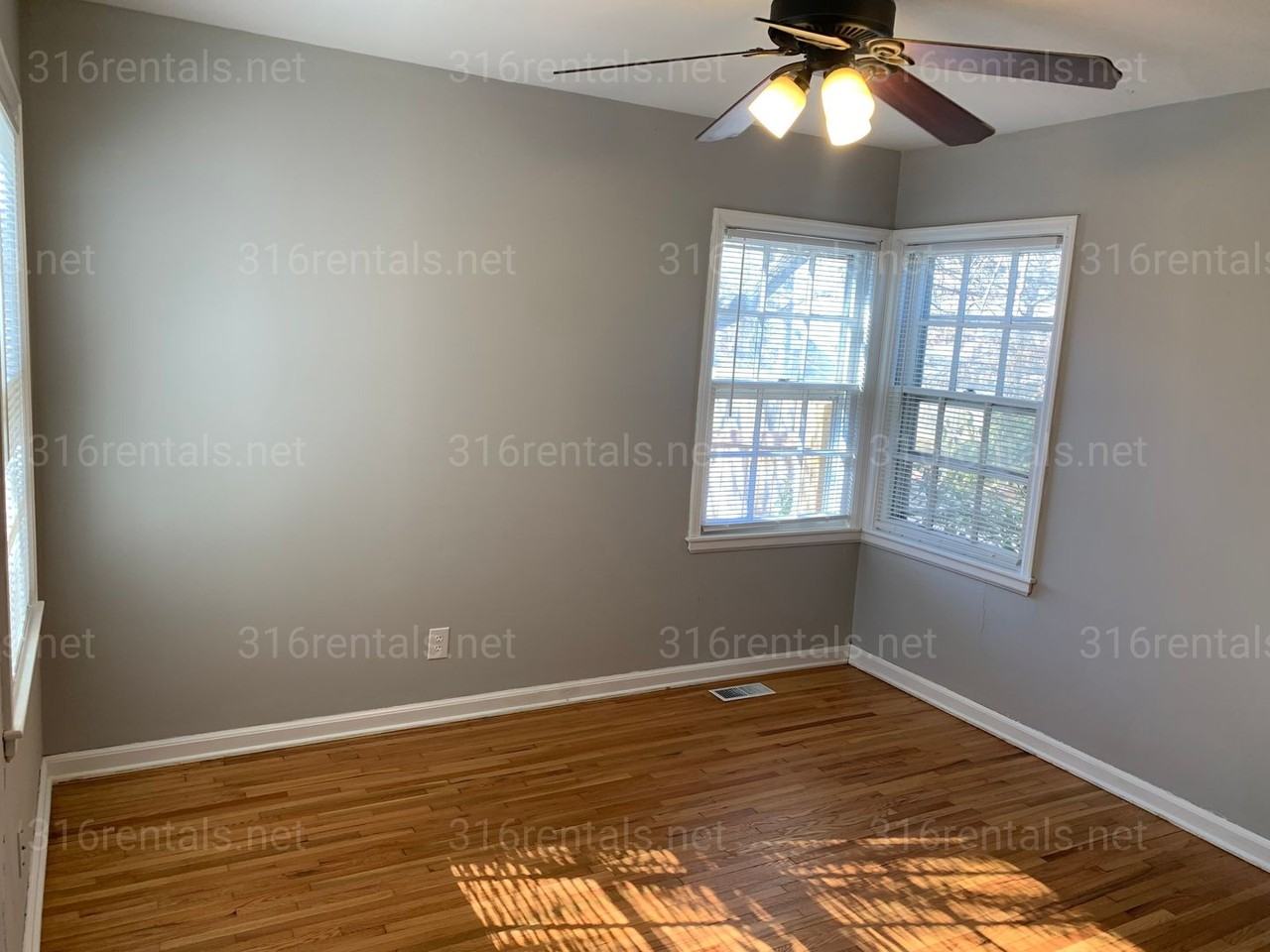 1059 N Terrace Dr - Photo 4 of 6