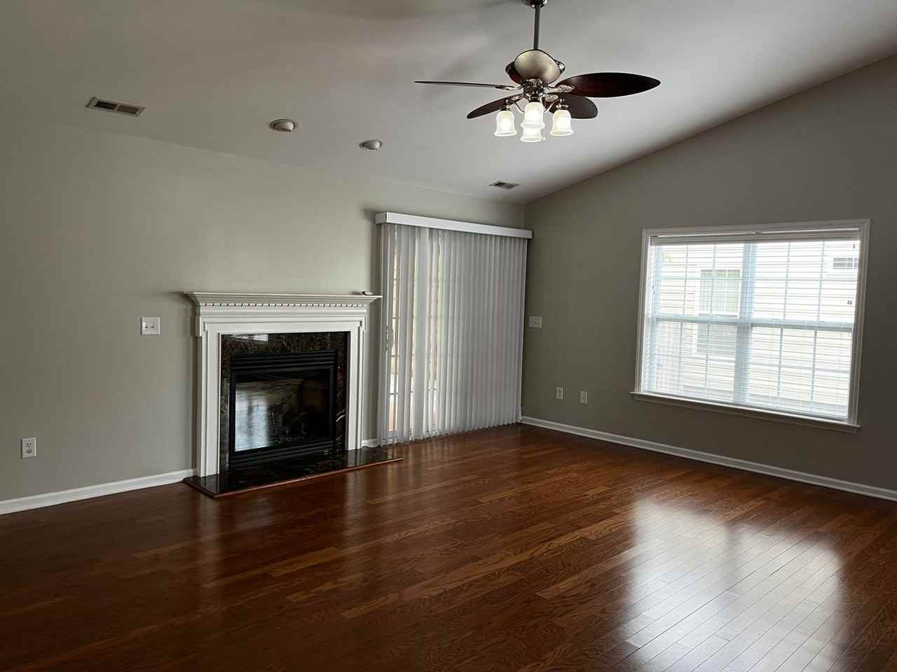 108 Lakeside Green Dr - Photo 7 of 28
