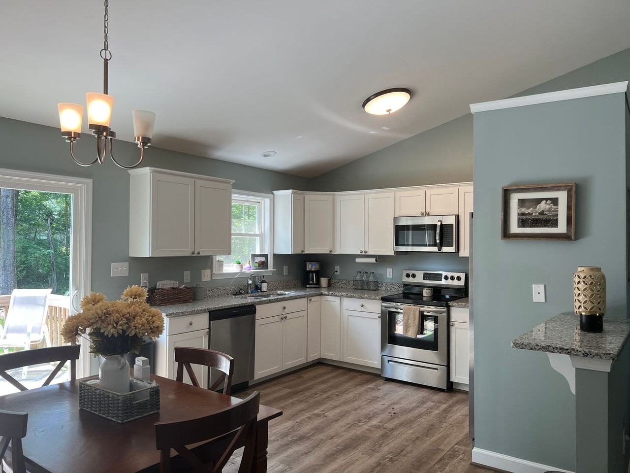 346 Brooks Dr - Photo 5 of 20