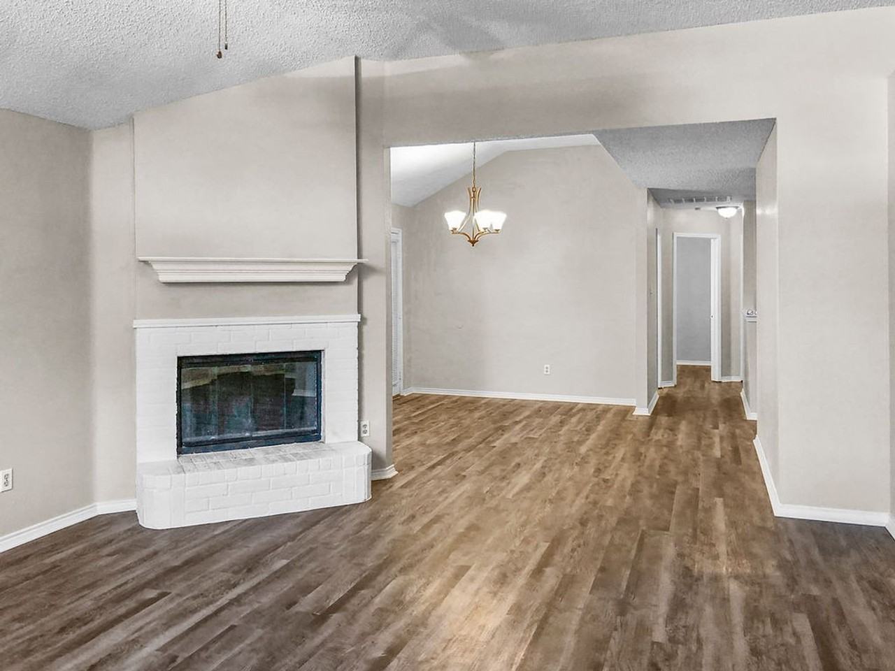 2706 Monthaven Dr - Photo 3 of 24