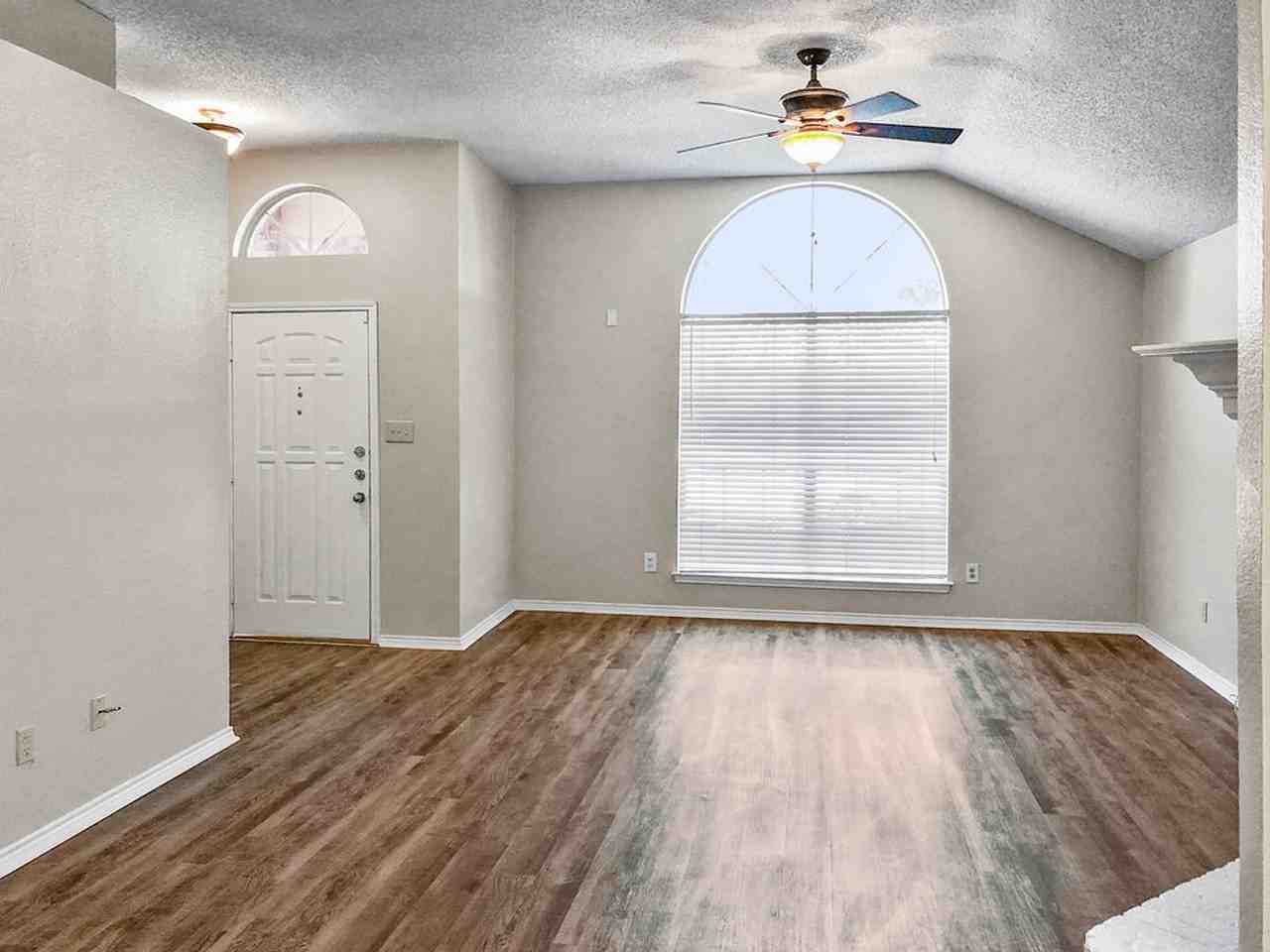 2706 Monthaven Dr - Photo 4 of 24