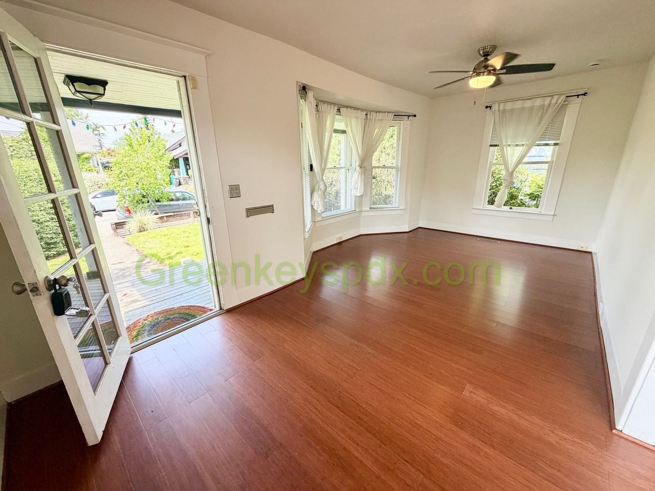 4804 Ne 27th Ave - Photo 2 of 23