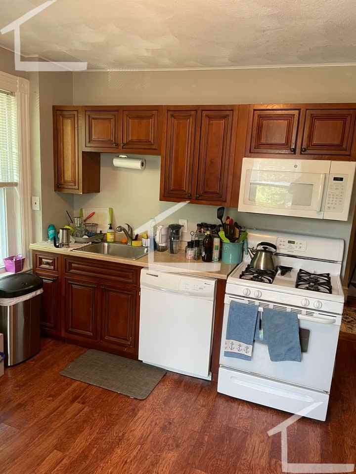 73 Bigelow St - Photo 4 of 7