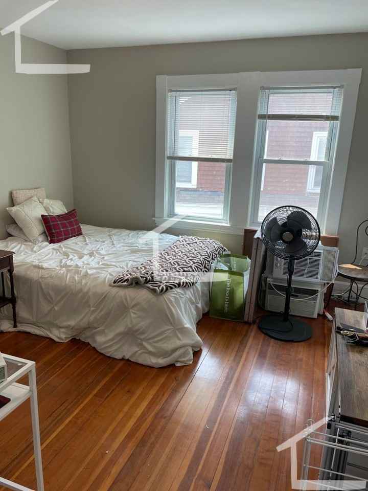 73 Bigelow St - Photo 6 of 7