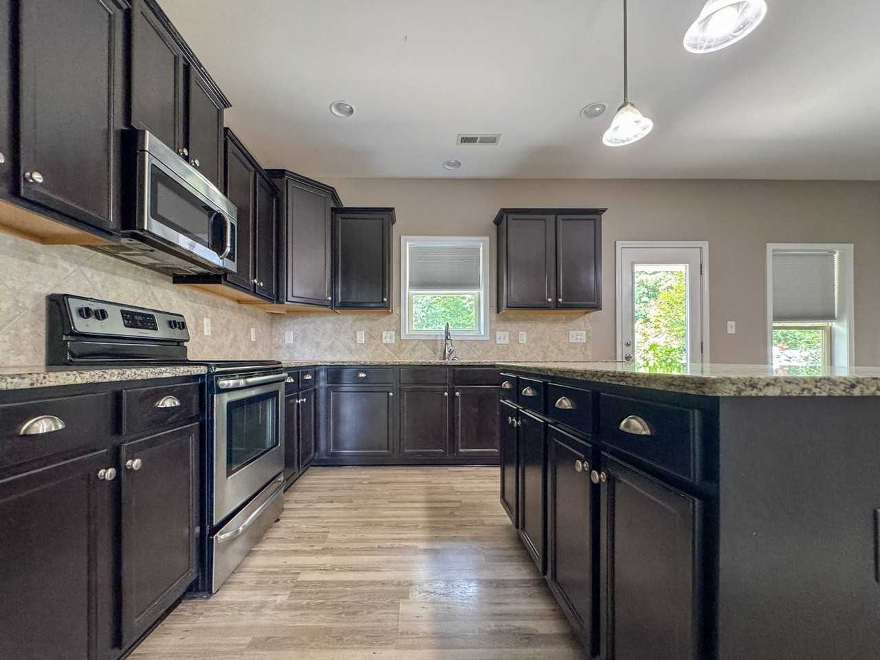 296 Sedgefield Dr - Photo 4 of 28