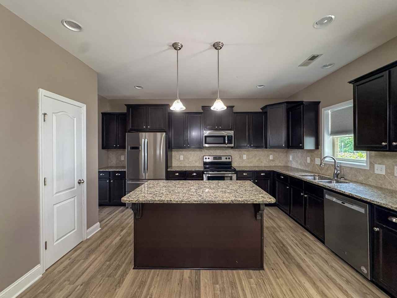 296 Sedgefield Dr - Photo 5 of 28