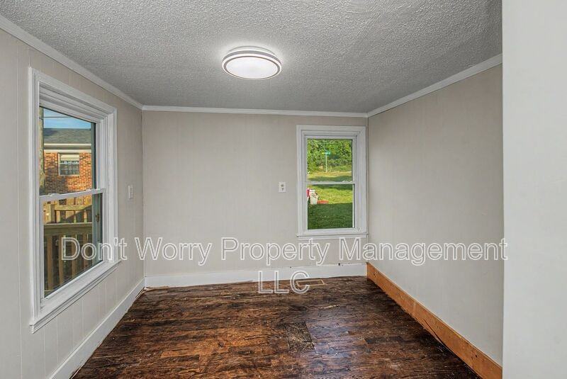 3504 Brevard St - Photo 6 of 13