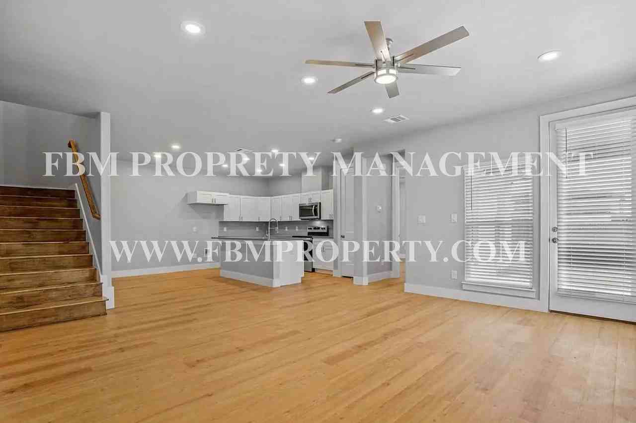 5018 Villas Dr - Photo 6 of 18