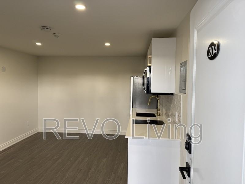 7800 Lundy'S Lane #204 - Photo 2 of 7