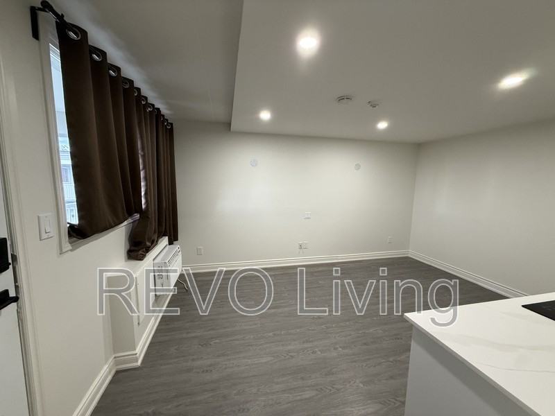 7800 Lundy'S Lane #204 - Photo 5 of 7