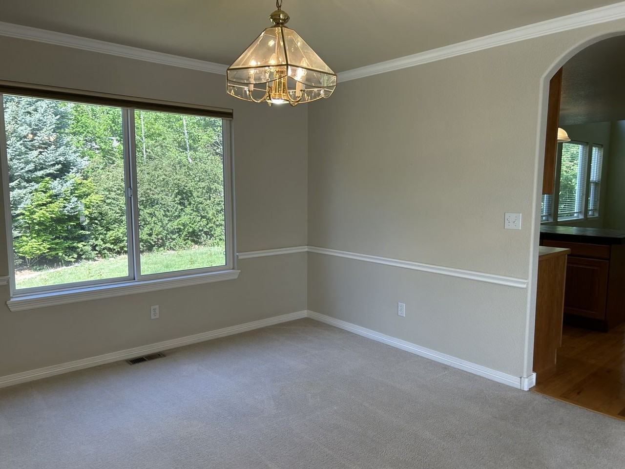 5406 Hunter Dr - Photo 6 of 23