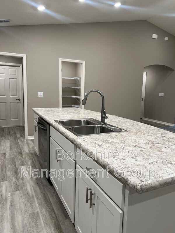 1142 Brook Meadow Dr - Photo 2 of 20