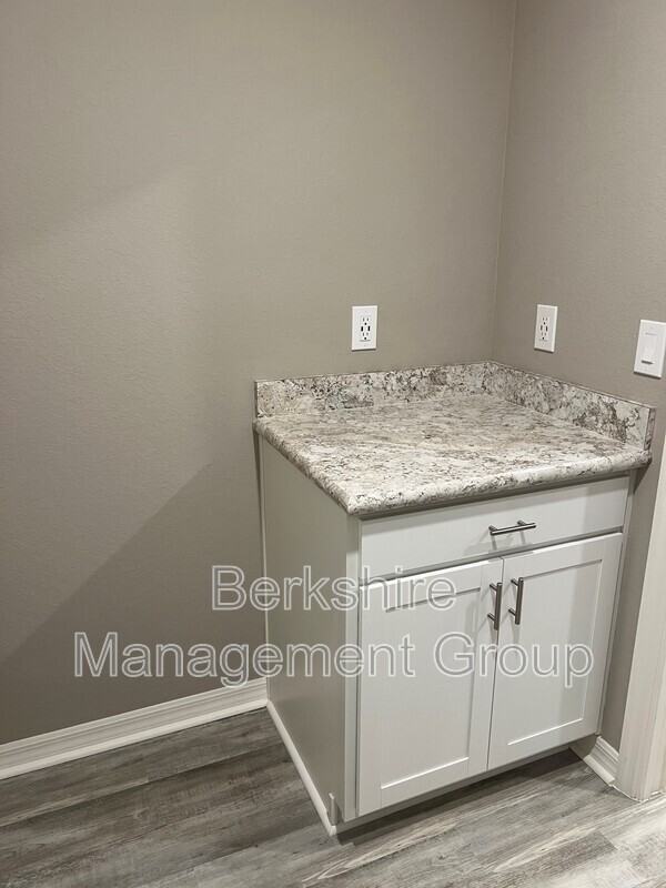 1142 Brook Meadow Dr - Photo 4 of 20
