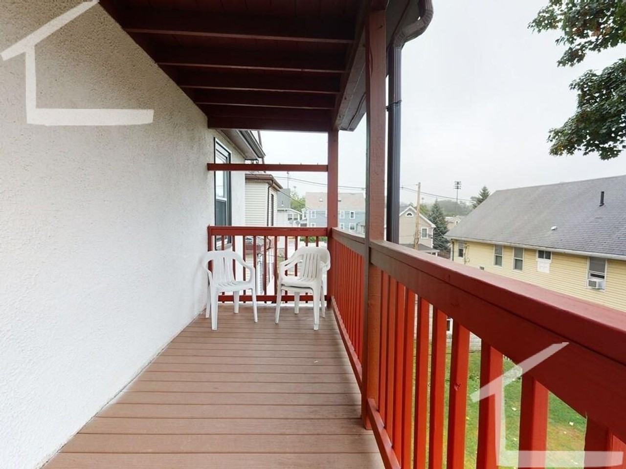 189 Lake St - Photo 3 of 9