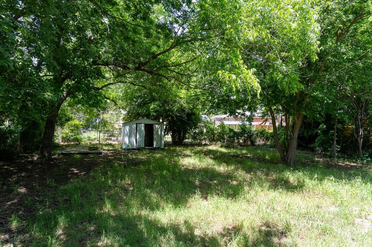 1321 Ne 39th St - Photo 2 of 17
