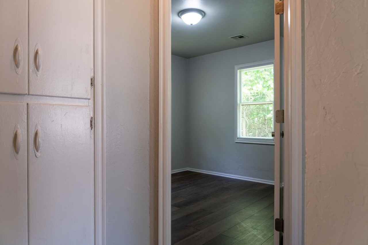 1321 Ne 39th St - Photo 4 of 17