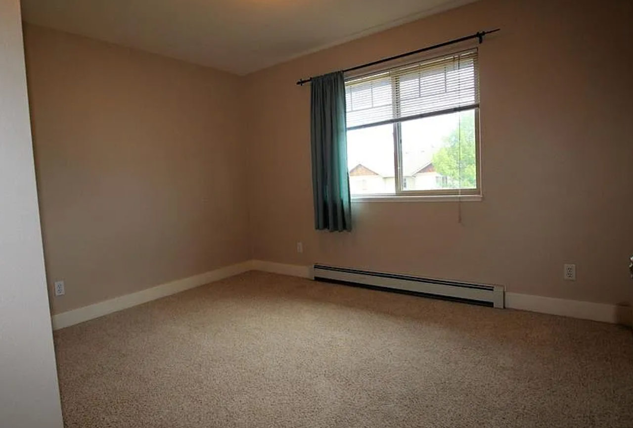 2777 Hamilton Ct - Photo 2 of 20