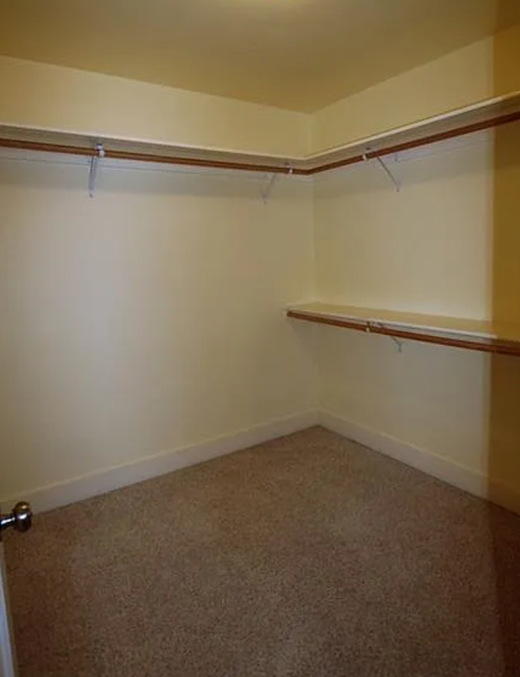 2777 Hamilton Ct - Photo 5 of 20
