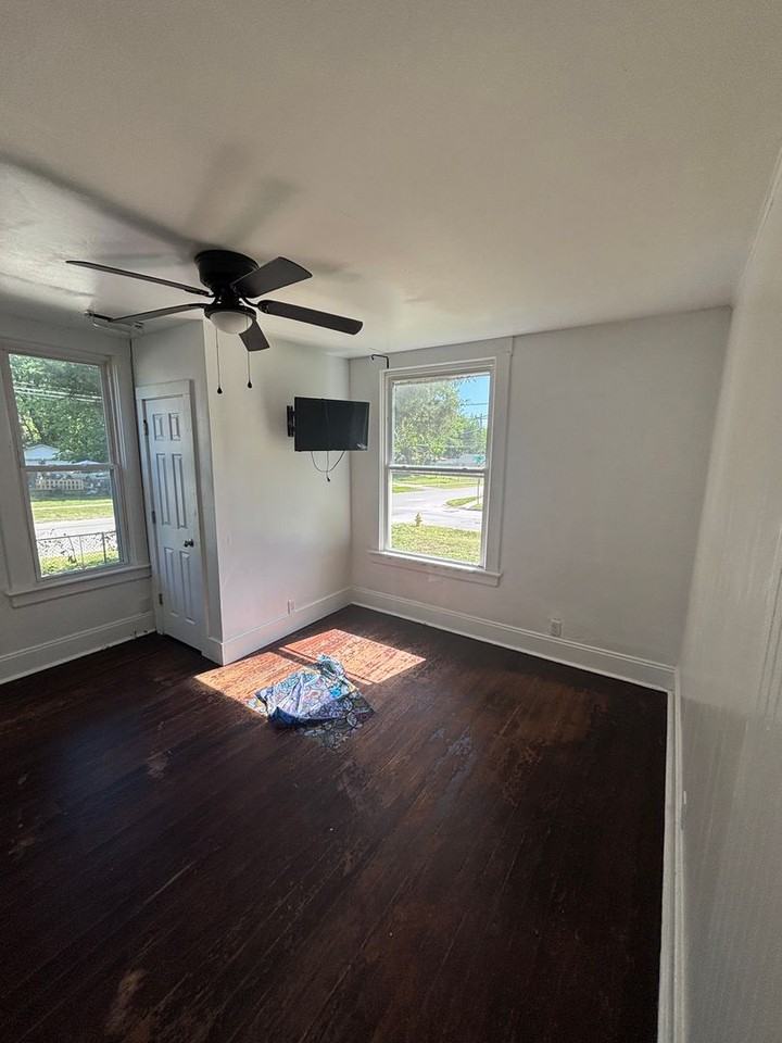 2159 N Main Ave - Photo 5 of 17
