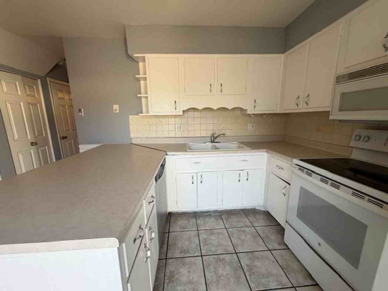 7244 Hazelcrest Dr - Photo 7 of 18