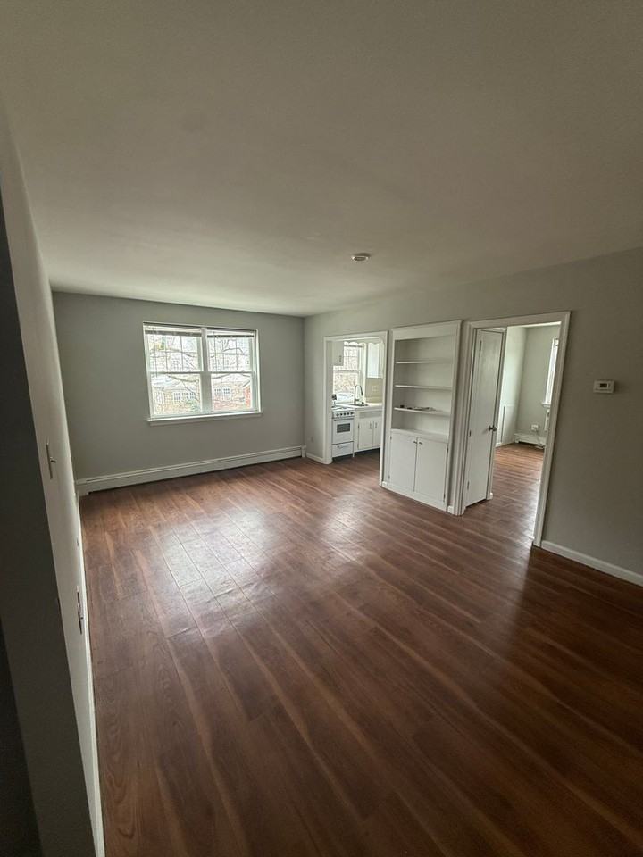 323 Haverford Ave - Photo 3 of 7