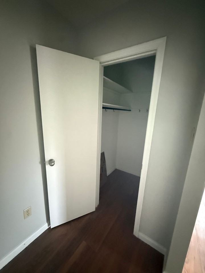 323 Haverford Ave - Photo 7 of 7