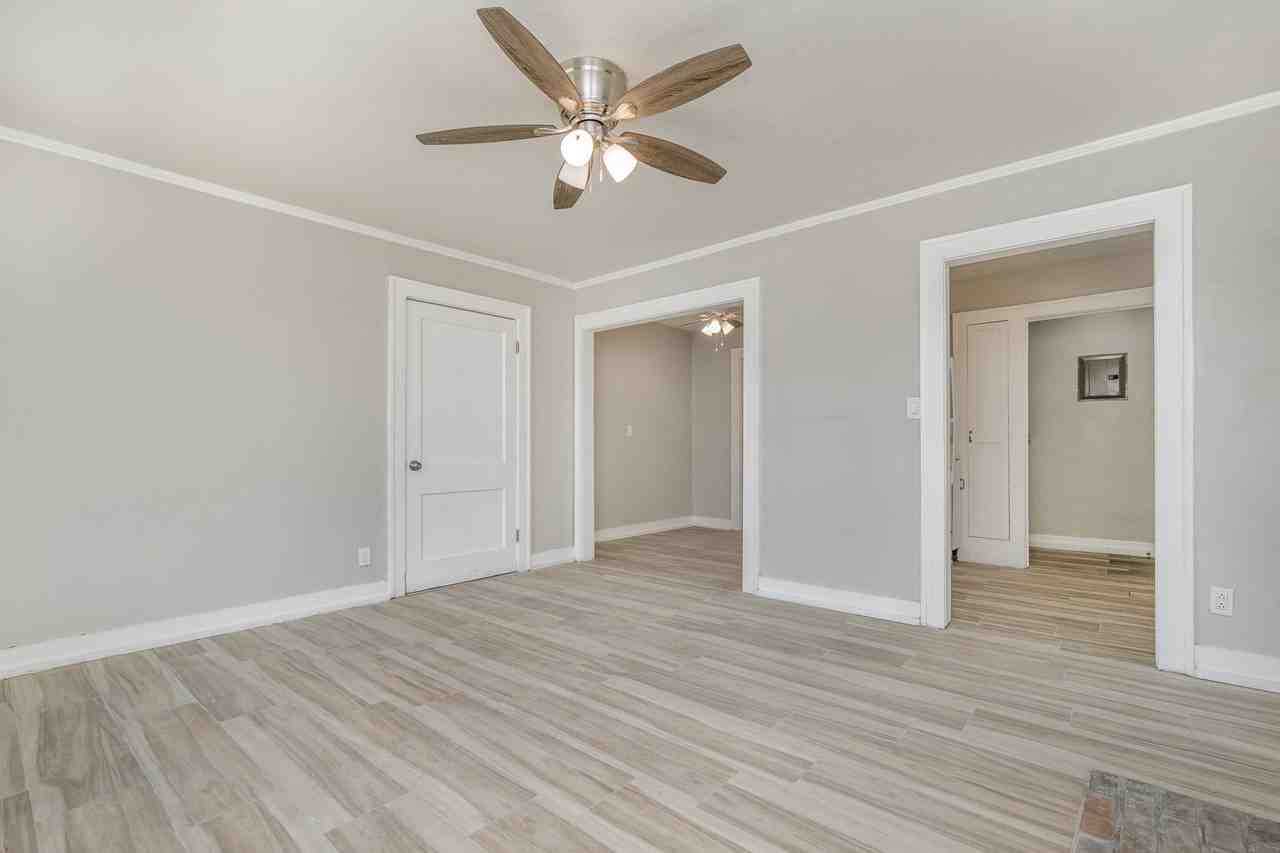 4215 Sw 11th Ave - Photo 3 of 15