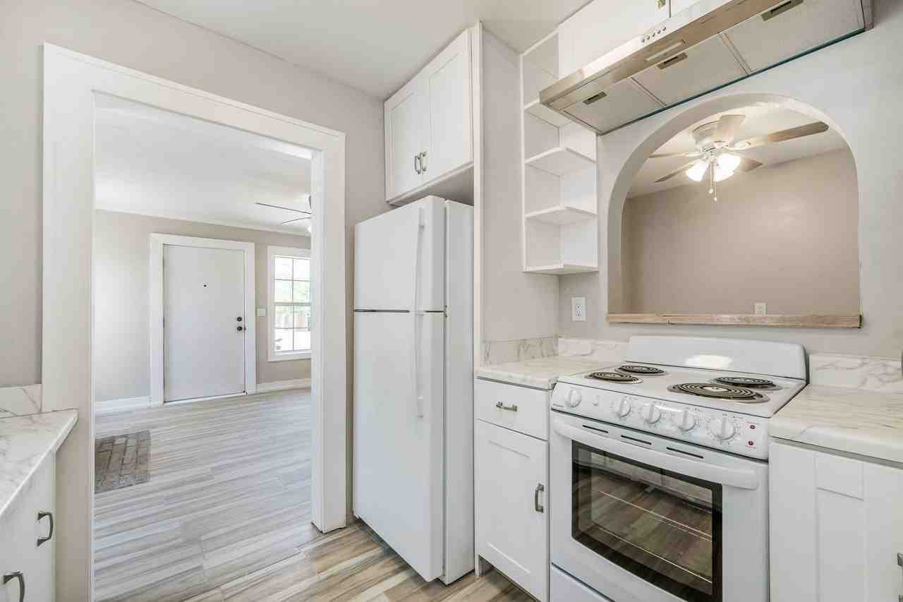 4215 Sw 11th Ave - Photo 6 of 15