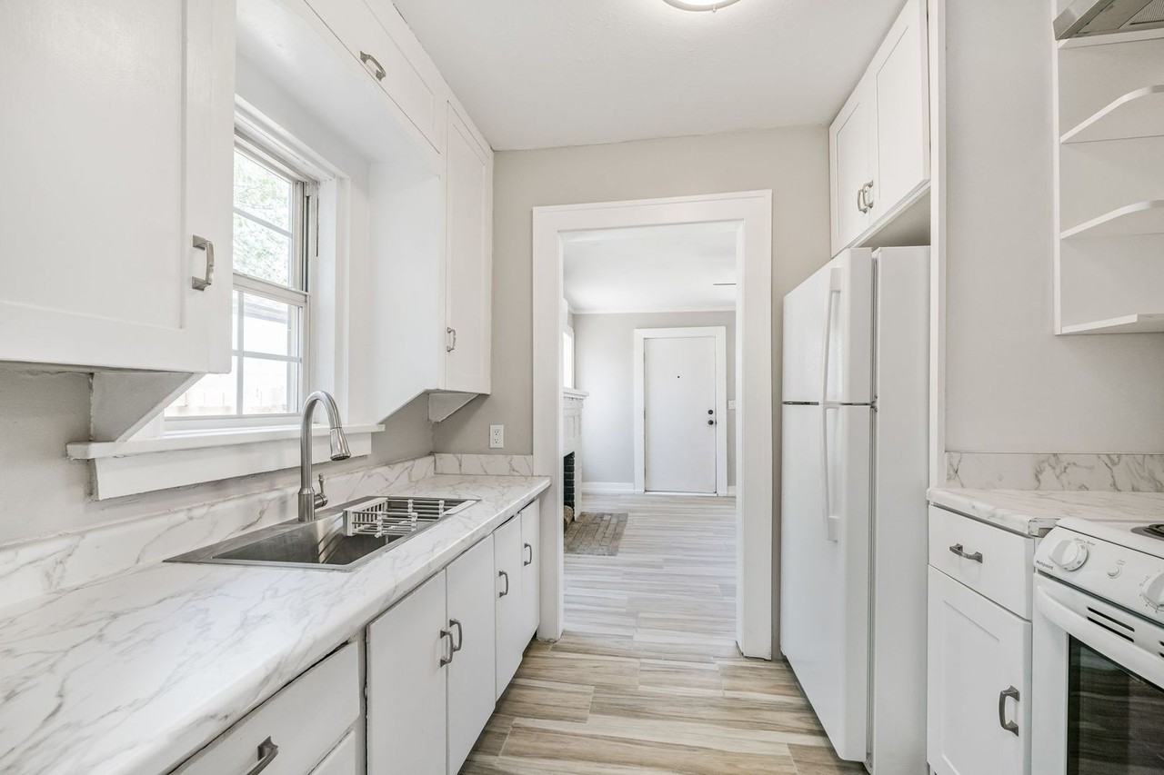 4215 Sw 11th Ave - Photo 7 of 15