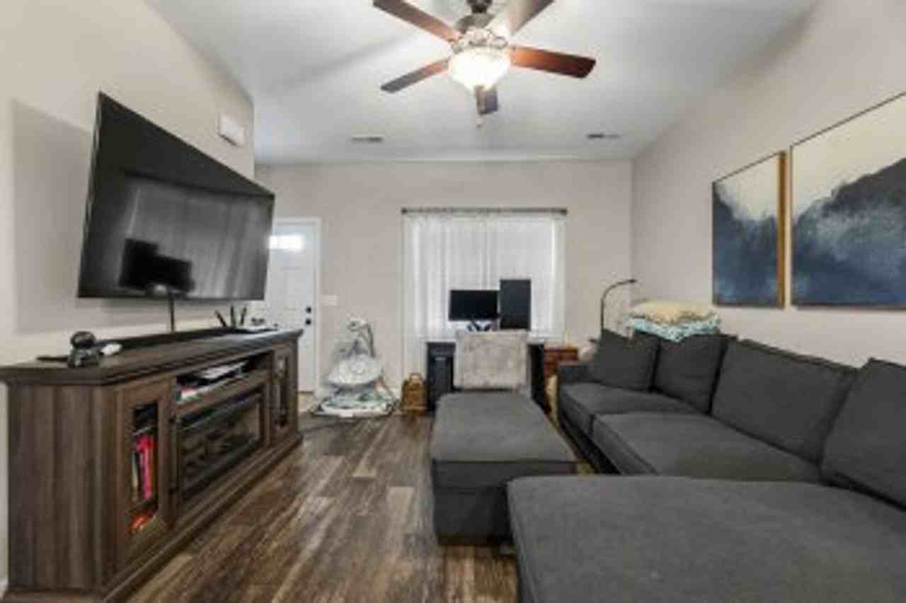 207 Alexa Pl - Photo 5 of 22