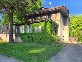 610 N McLean - Photo 1 of 1