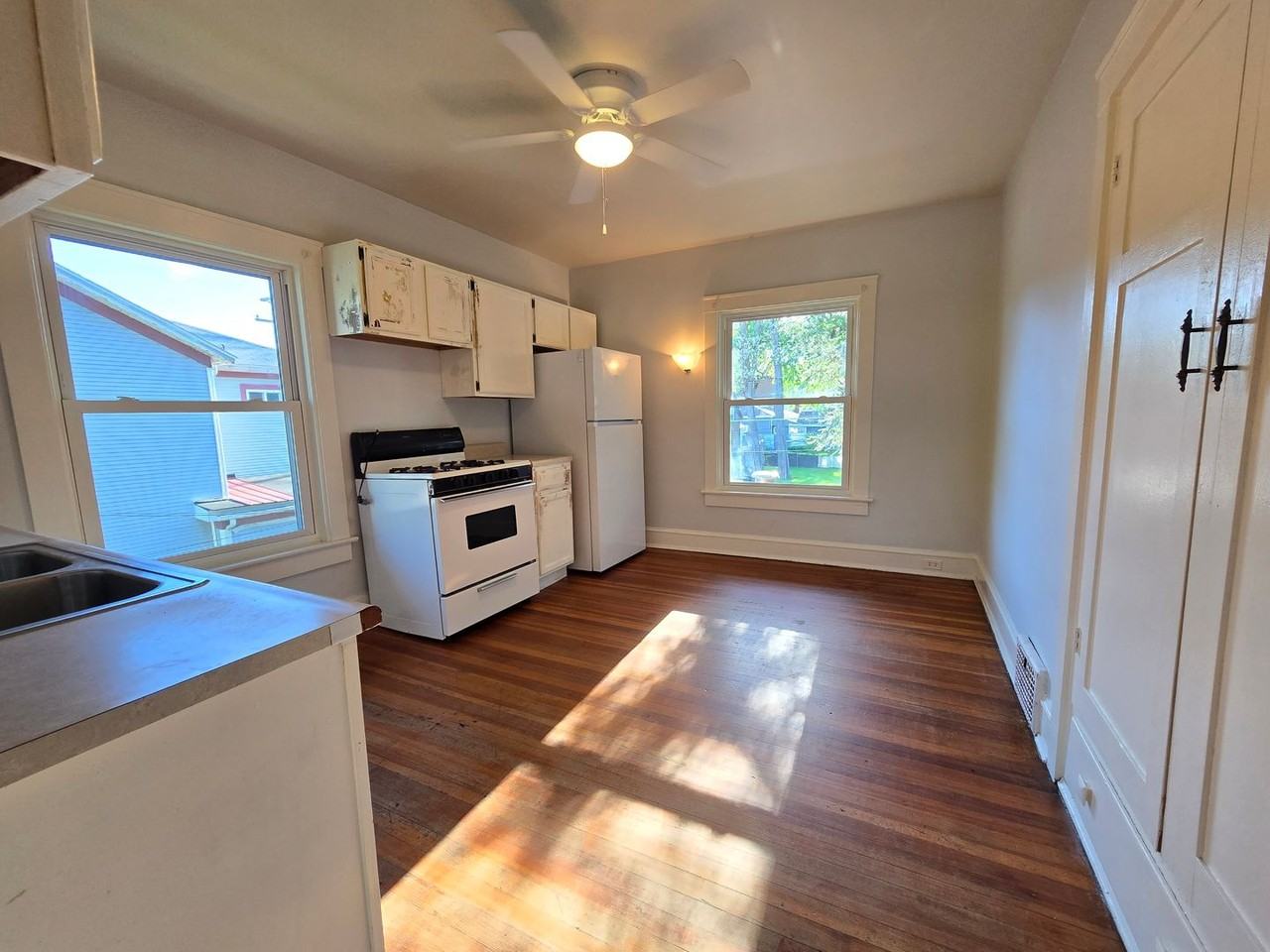 610 N McLean - Photo 5 of 25