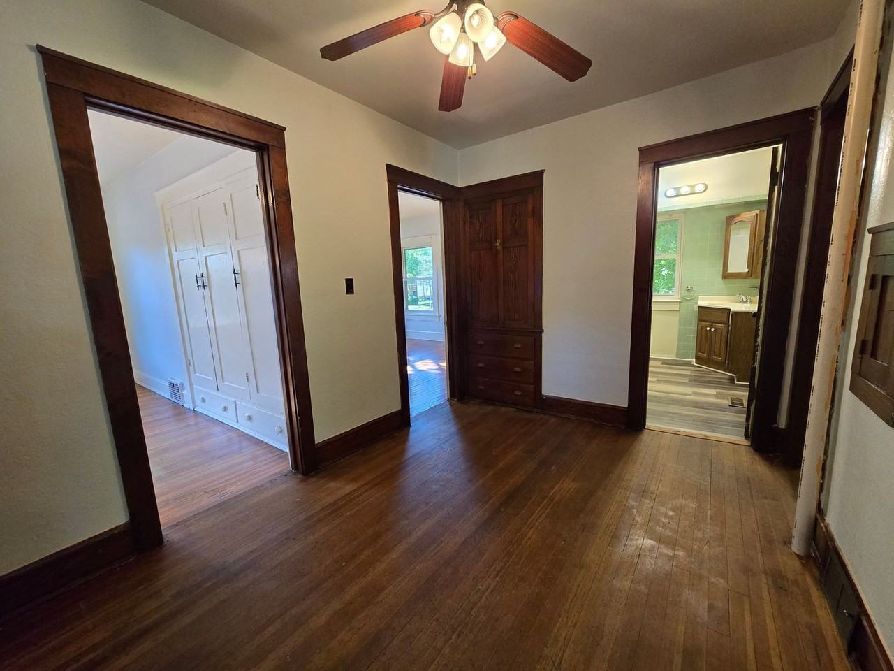 610 N McLean - Photo 6 of 25