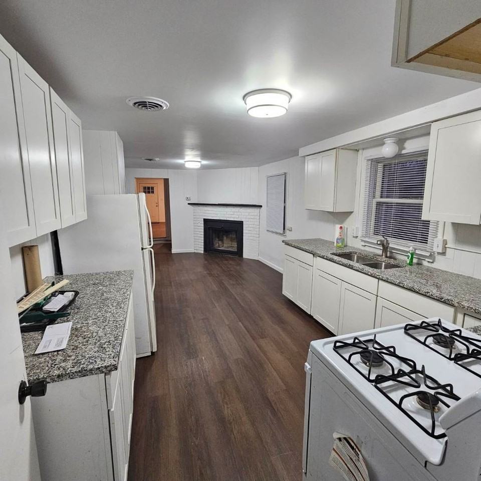 5005 Chase St - Photo 3 of 9