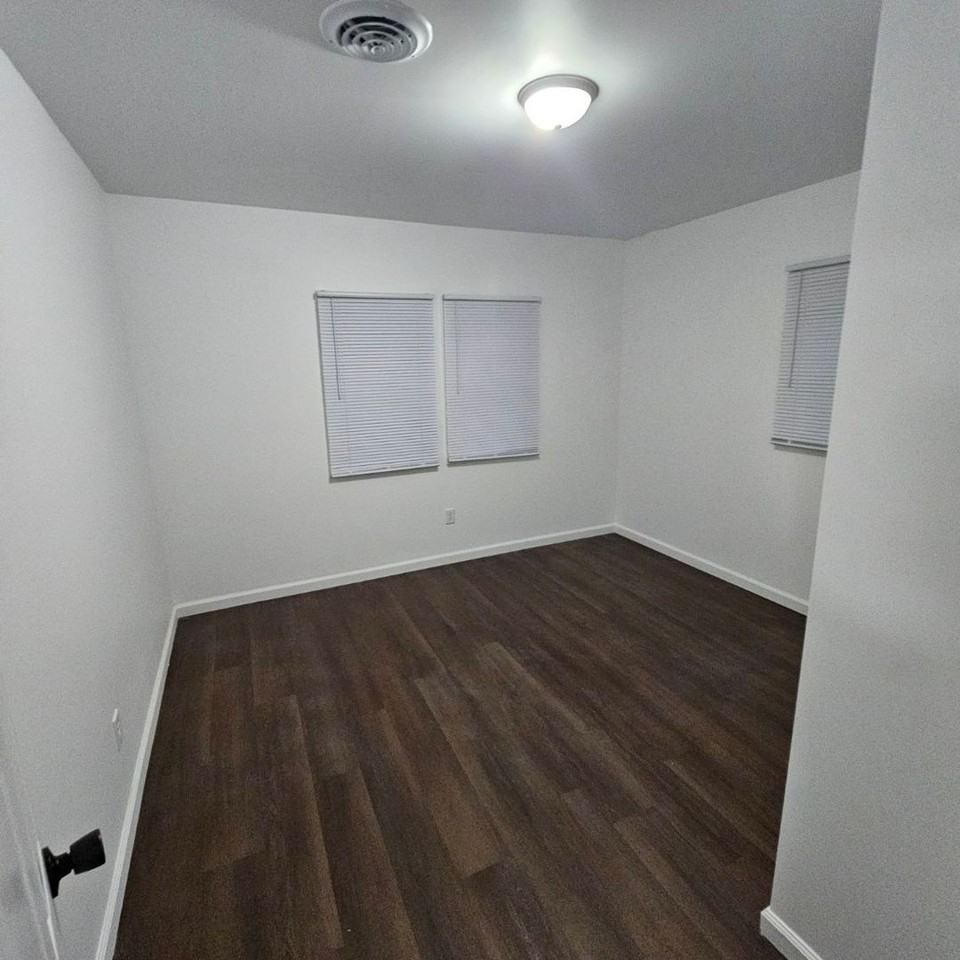 5005 Chase St - Photo 6 of 9